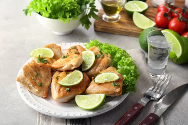 Deliciosos tacos com limão tequila — Fotografia de Stock