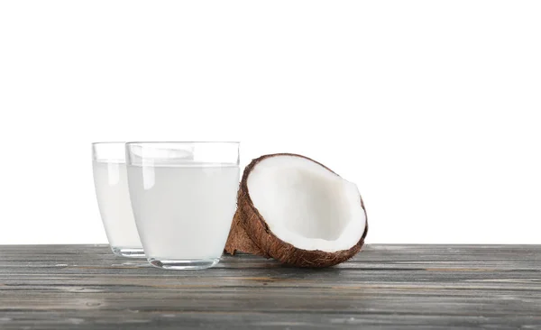 ココナッツ水の 2 つのメガネ — ストック写真