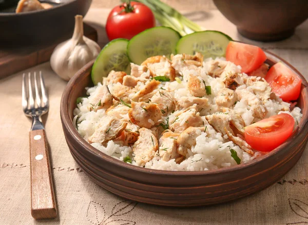 Delicioso prato de frango e arroz — Fotografia de Stock