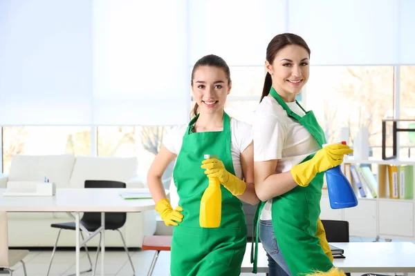 Cleaning service team working in office — Stock Photo, Image