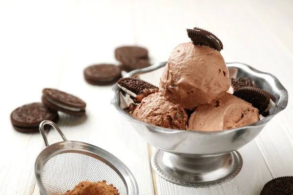 Sabroso helado de chocolate —  Fotos de Stock