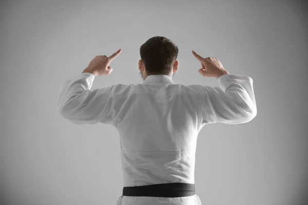 Joven deportista en kimono — Foto de Stock