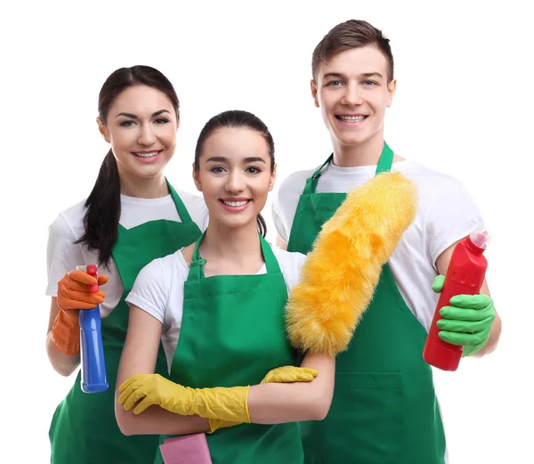 Equipe de serviço com ferramentas de limpeza em fundo branco — Fotografia de Stock