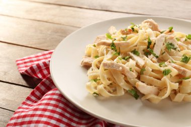 lezzetli tavuk Alfredo