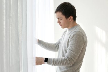 Uykulu delikanlı somnambulism evde acı