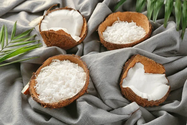 Composição com aparas de coco — Fotografia de Stock