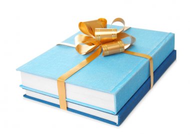 Kurdele ile kitap yığını