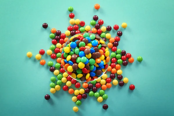 Caramelos de colores en tazón — Foto de Stock