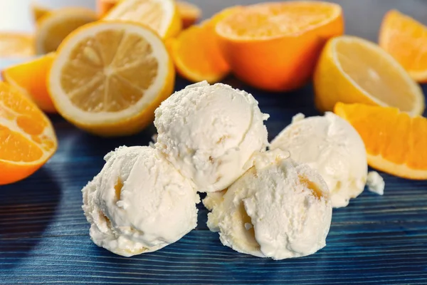 Deliziose palline di gelato agli agrumi — Foto Stock
