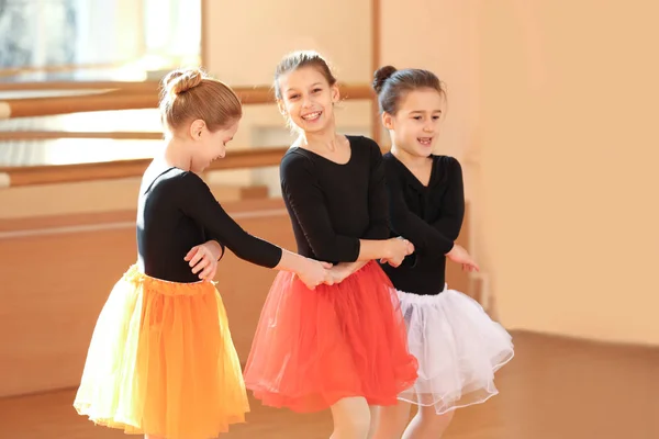 Schattige Kleine Ballerina Dansstudio — Stockfoto