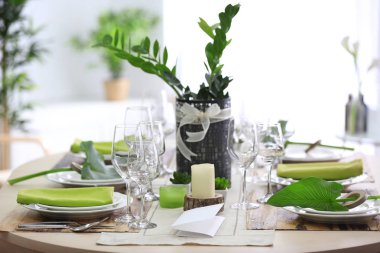 Akşam yemeği için sofra