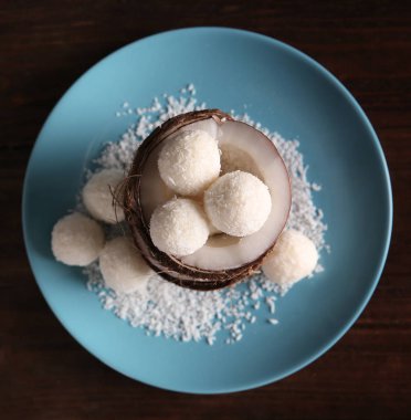 Hindistan cevizi pul şekerler