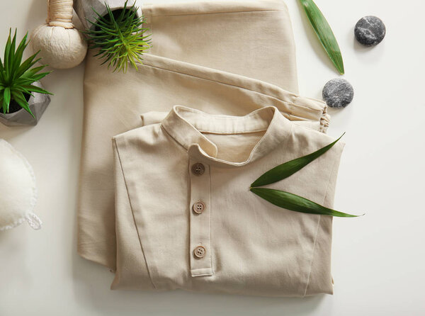 Композиция с курортной униформой
  