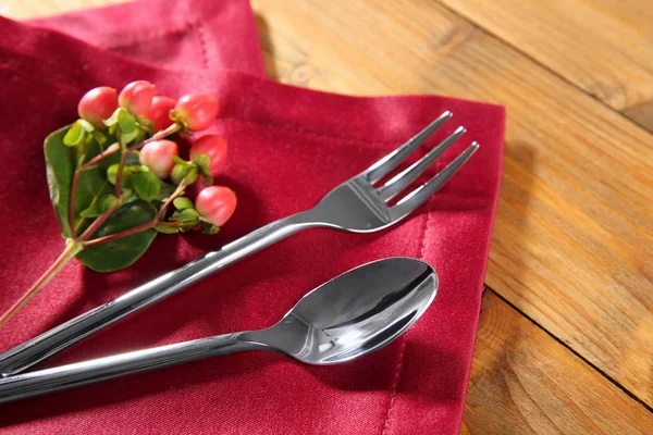 Table setting with silver cutlery — Stock Photo, Image