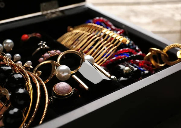 Accessoires de bijoux en coffret — Photo