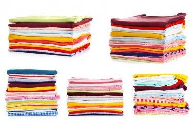 Katlanmış elbise yığını 