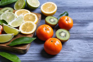 Tropikal meyve güzel kompozisyon 