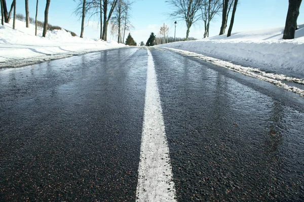 Estrada de inverno fora — Fotografia de Stock