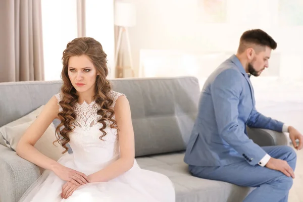 Свадебная пара в ссоре — стоковое фото