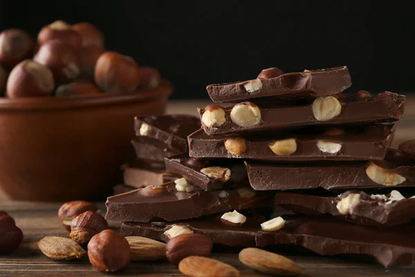 Hakkede chokoladestænger - Stock-foto