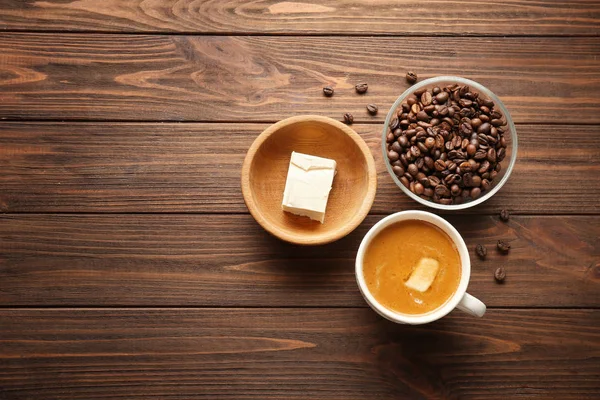 Komposisi dengan kopi mentega lezat — Stok Foto