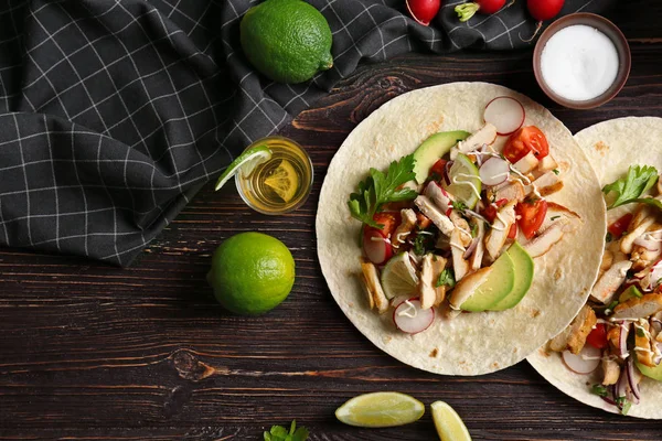 Taco mit Tequila-Limetten-Huhn — Stockfoto