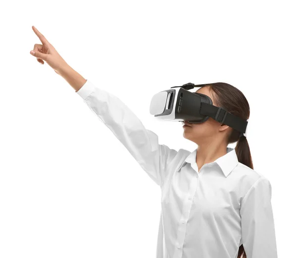 Colegiala con gafas de realidad virtual sobre fondo blanco — Foto de Stock
