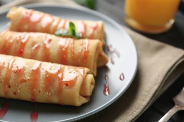 Lezzetli gözleme ile plaka  