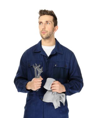 yakışıklı auto makinist 