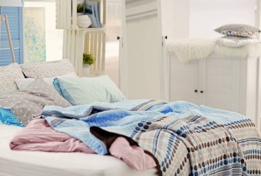 Modern ışık yatak odası 