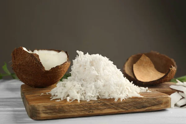 Sterty wiórków kokosowych — Zdjęcie stockowe