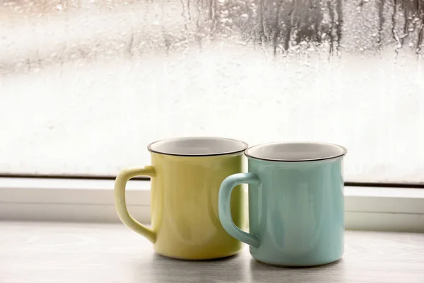 Cups with hot tea — Stock Photo, Image