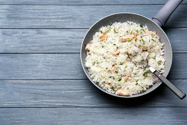 Frying pan with delicious rice — Stock Photo, Image