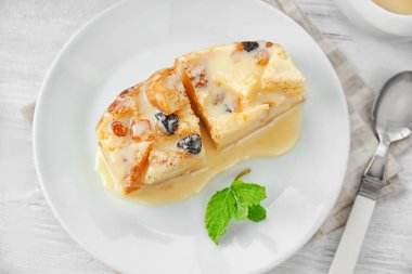 lezzetli ekmek pudingi