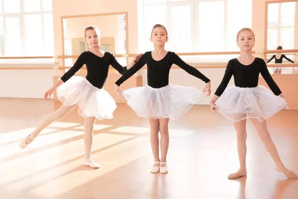 Bonito Meninas Formação Estúdio Dança — Fotografia de Stock