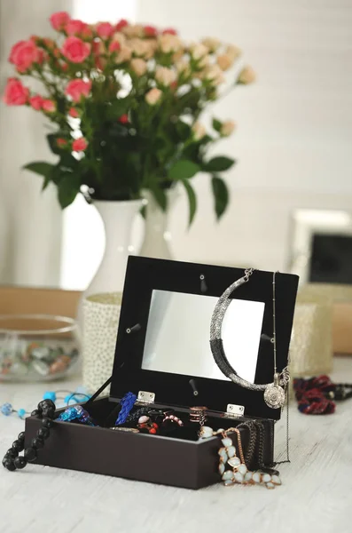 Bijouterie in jewelry box — Stock Photo, Image