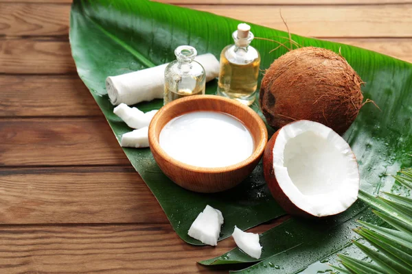 Samenstelling van de spa met kokos — Stockfoto
