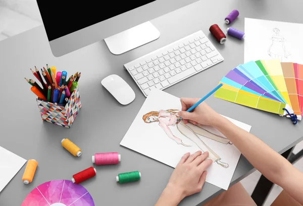 Fashion designer working in office — Stock Photo, Image