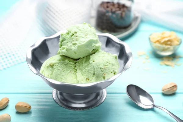 Вкусное фисташковое мороженое — стоковое фото
