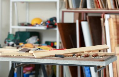 marangoz atölyesinde araçları