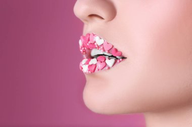 Yaratıcı makyajlı kadın