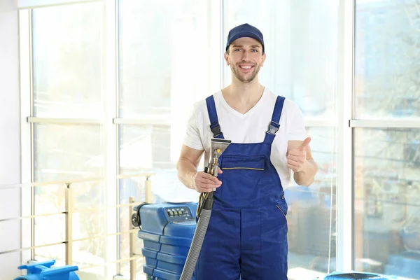Dry cleaners employee working — Stock Photo, Image