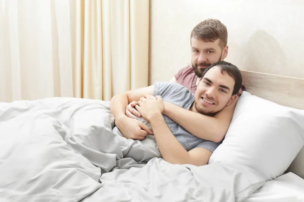 快乐的同性恋夫妇 — 图库照片