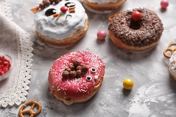 Divertidos donuts decorados — Foto de Stock