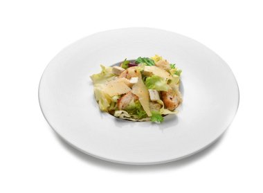 Tavuk salatalı tabak.