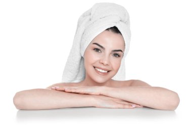 sonra banyo güzel bir genç kadın  