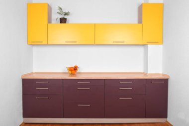 Modern mutfağın içi.