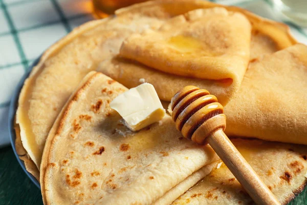 Lezzetli gözleme ile plaka  