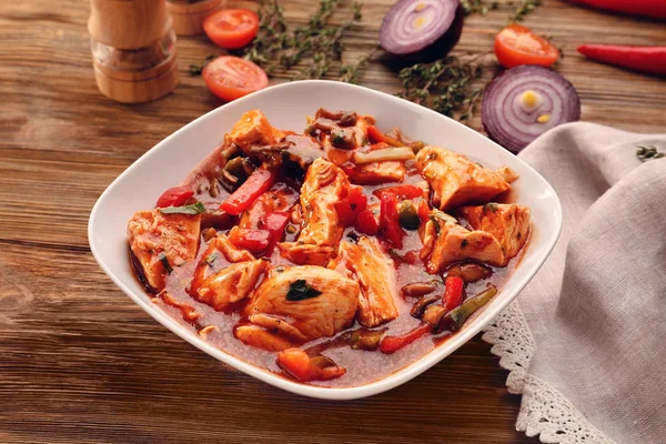 Plate with chicken cacciatore — Stock Photo, Image