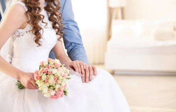 Glückliches Hochzeitspaar — Stockfoto